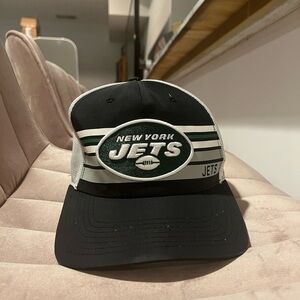 Worn once. EUC! NFL brand NY JETS adjustable trucker hat